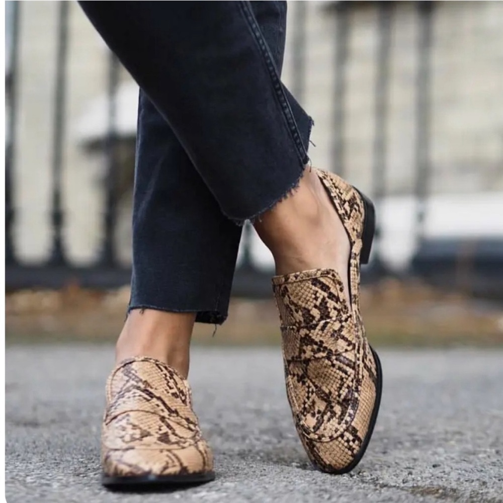 Zara Trafaluc Snake Skin Loafers Size 40